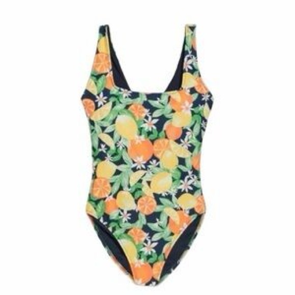 Old Navy Twist-Back Cutout One-Piece Swimsuit Large‎ NWT - Picture 7 of 11